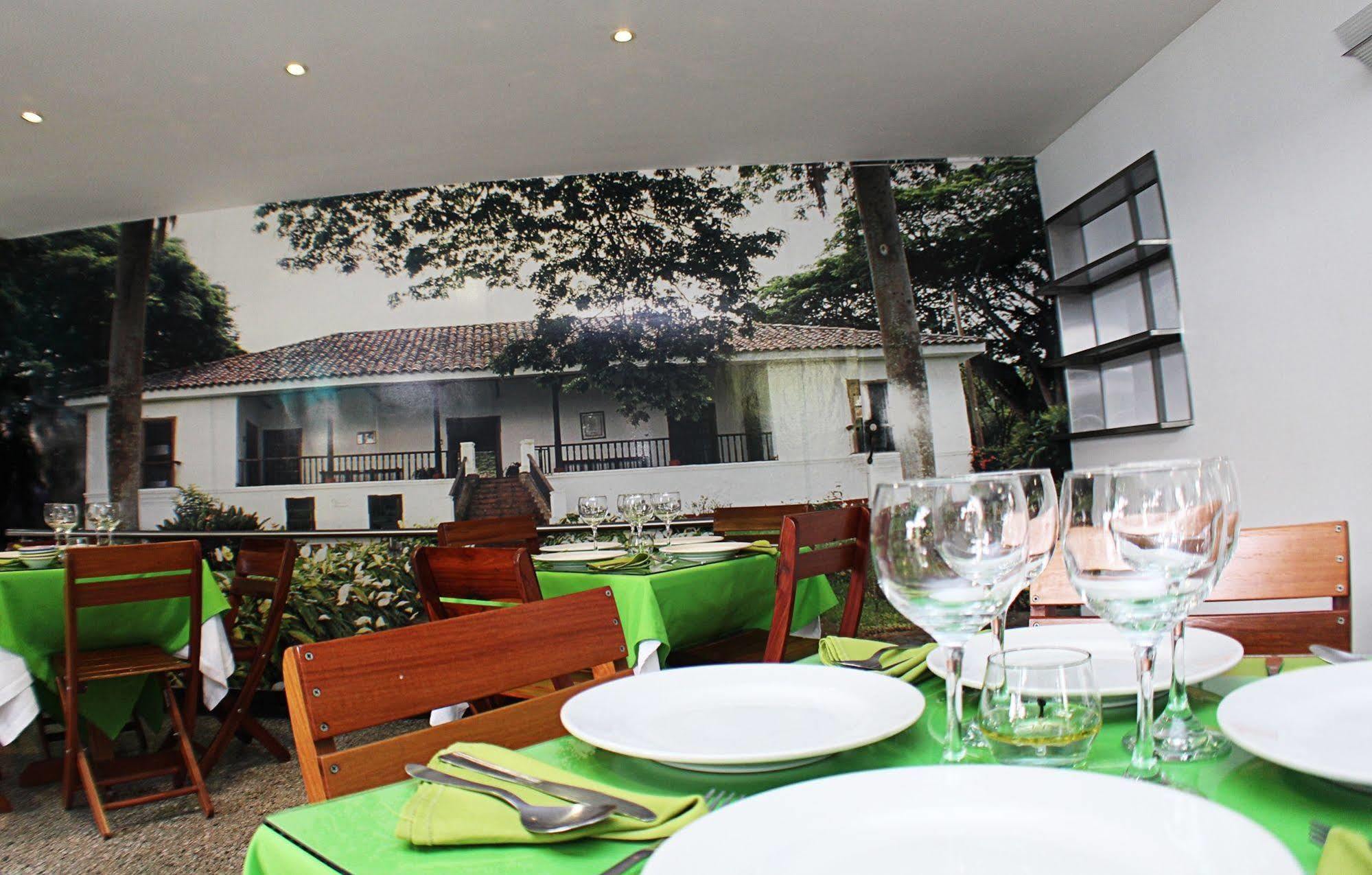 Imbanaco Hotel